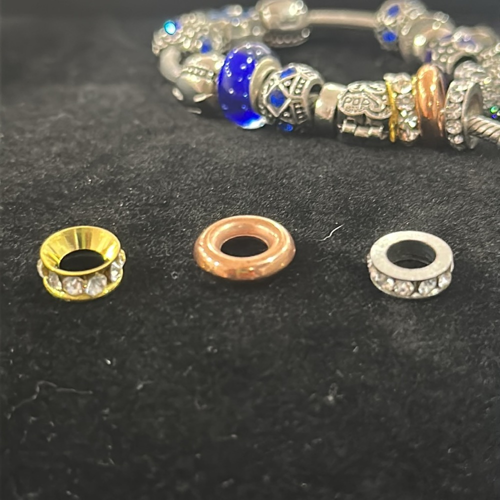 Qty-1 Beads fit into Pandora and European bracelets
